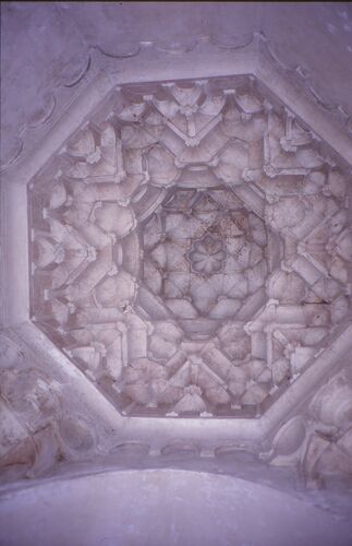 Detalle de la cúpula de mocárabes del mihrab de la mezquita de Tinmal