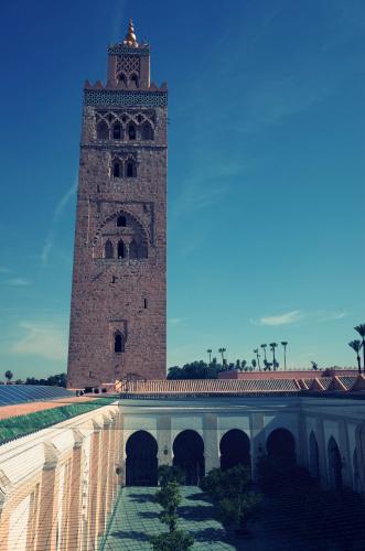 Alzado oeste del alminar y el patio