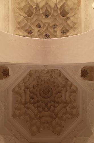 La cúpula y el arco del segundo mihrab desde el interior