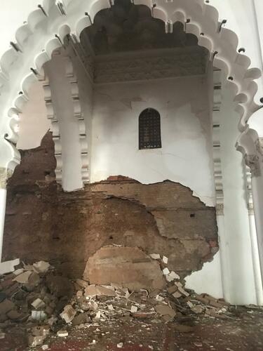 Vista de la parte oriental del muro de la qibla de la mezquita Kutubiyya de Marrakech después del terremoto del 8/09/2023