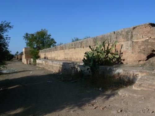 Lado occidental del recinto de Dār al-Hanāʾ desde la puerta de ese lado