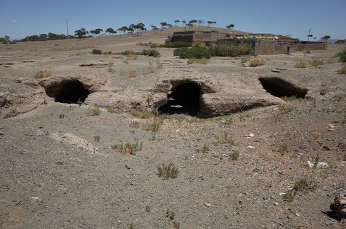 Entradas de agua desde el estanque de decantación del lado sureste al aljibe de Sidi Bu Othman