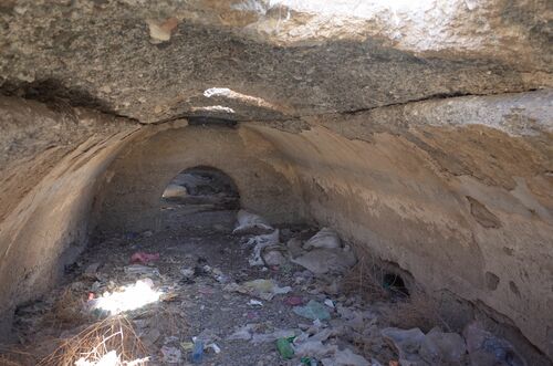 Vista de la segunda nave del lado noroeste del aljibe de Sidi Bu Othman desde el noreste