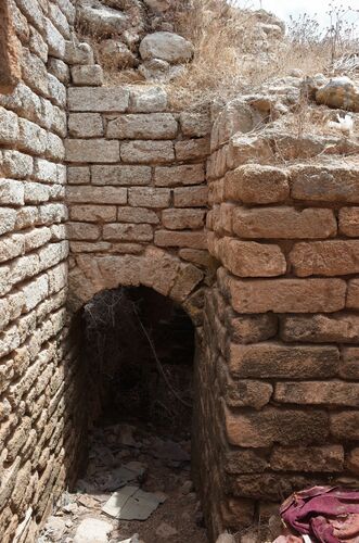 Interior de la escalera de subida a la terraza de la Bab al-Qabli del Ribat de Tit