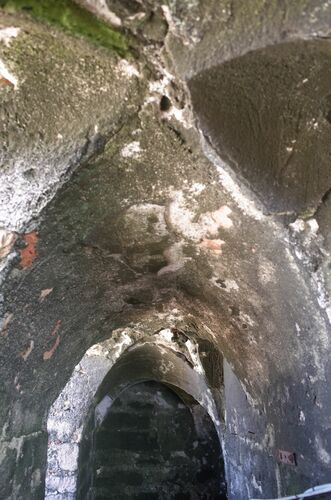 Detalle de la bóveda de la rampa interior del alminar mayor del ribat de Tit en el nivel de los huecos superiores