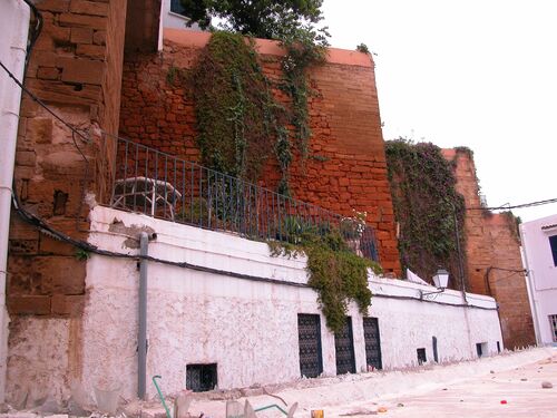 Muralla de la alcazaba almohade en su frente oriental