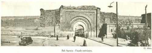 Fotografía publicada por Charles Allain mostrando los restos de las torres que flanqueaban la Bab Akn?w