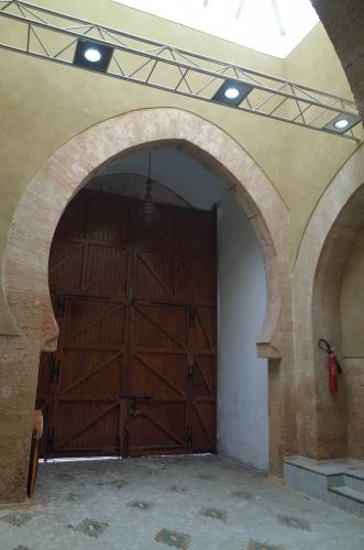 Vista por el interior de la puerta interior de la Bāb al-‘Alū