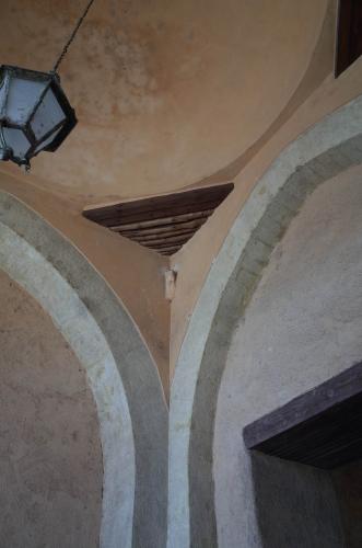 Detalle del ángulo de la bóveda del tercer espacio interior de la Bāb al-Ḥadd