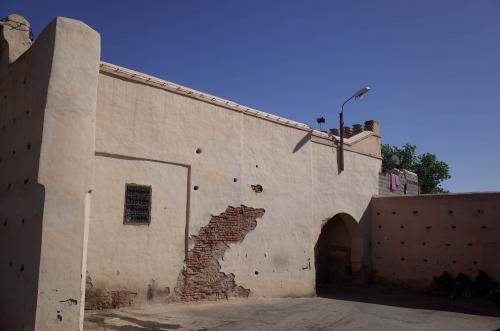 Vista del patio de la barbacana de la Bāb Agmāt