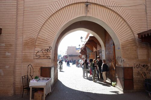 Arco exterior de la Bab Tagzut de Marrakech