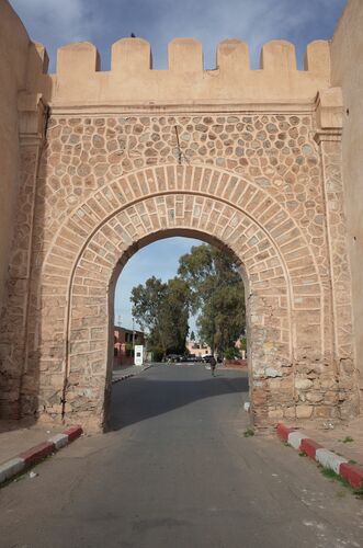 Detalle del arco exterior de la Bab al-Raha de Marrakech