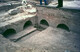 Arcos almohades (izquierda) y cristianos (derecha) del acueducto de la Buhayra