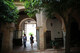 Arco central del pórtico norte del patio de la mezquita mayor de Carmona