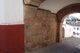 Vista de la jamba derecha del Arco del Cristo desde el interior del recinto amurallado de Cáceres