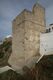 Vista de la torre de Miramar del recinto amurallado de Tarifa desde el este