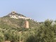 La torre norte de Santa Catalina con el castillo de Segura