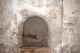 Nicho de la pila derecha de la sala caliente o bayt al-sajun del hammam junto al palacio almohade del Alcázar de Córdoba