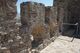 Adarve sobre la puerta del castillo de Jimena de la Frontera con el hueco de la buhedera