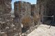 Adarve sobre la puerta del castillo de Jimena de la Frontera con el hueco de la buhedera