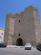 Vista del exterior de la puerta de Mahdiya o Sqifa al-Qahla desde el suroeste