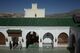 Vista de la entrada principal de la mezquita de los Andalusíes de Fez desde las cubiertas