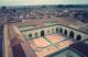 Vista general del patio y crujías adyacentes de la mezquita de la Qasba de Marrakech desde el alminar