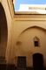 Lateral occidental del patio interior de la Bāb al-Gīsa de Fez