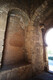 Interior de la puerta del Socorro de Niebla con los nichos y bancos para la guadia